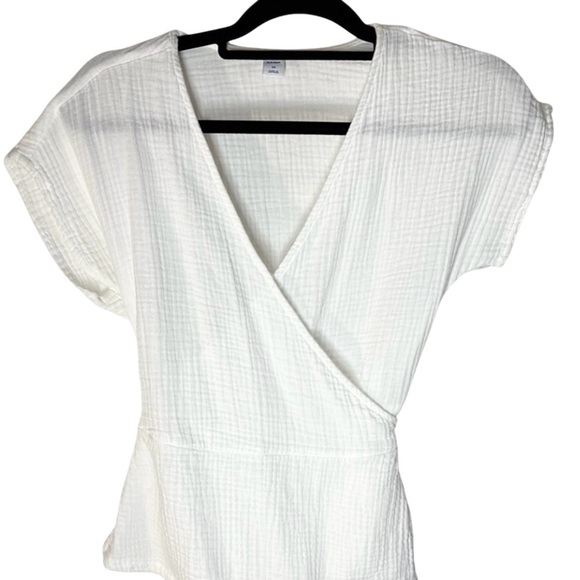 Old Navy White Wrap Top Extra Small XS - Picture 2 of 10